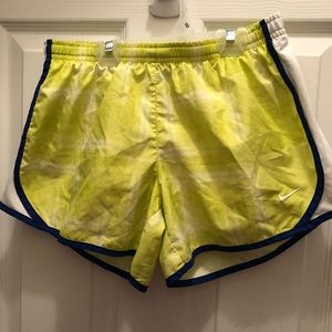 Girls large Nike short